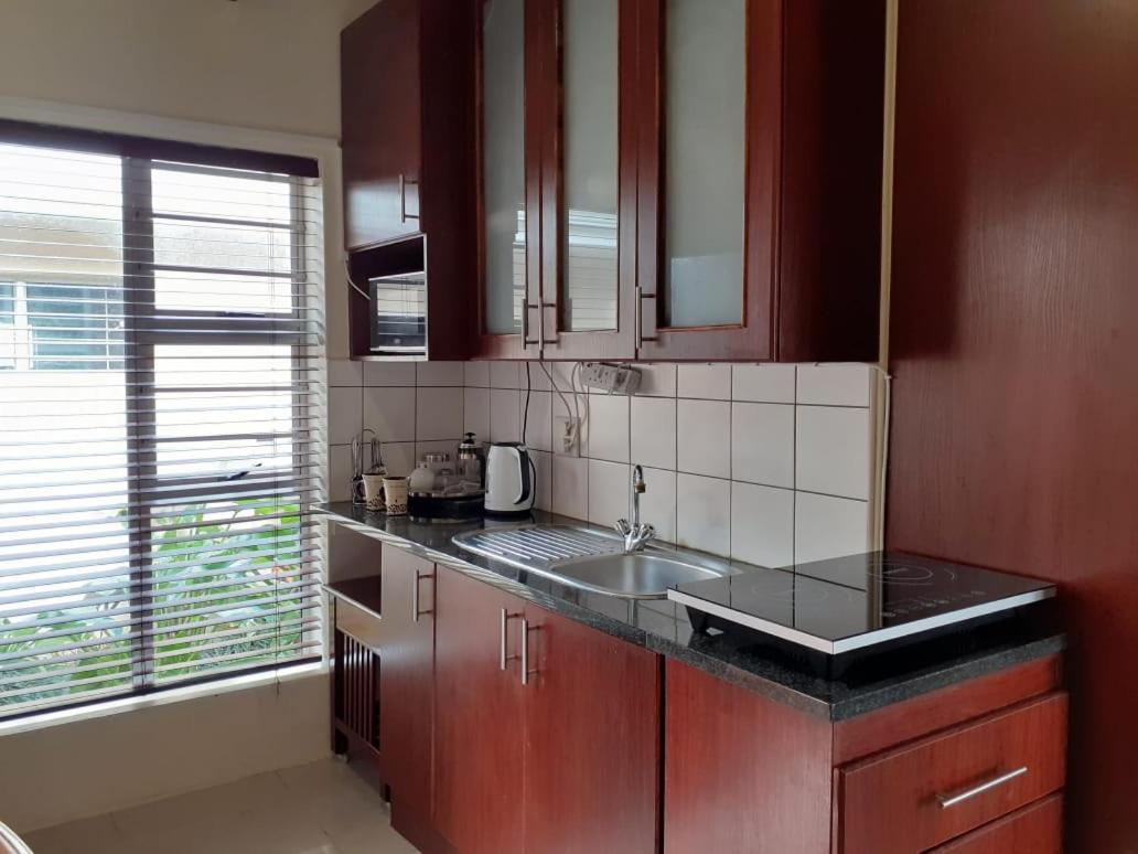 Summerstrand Self Catering For Two Port Elizabeth Zewnętrze zdjęcie